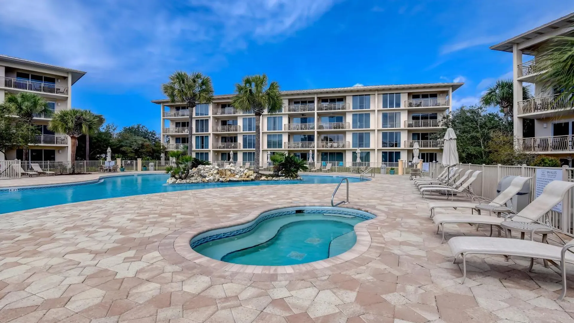 בית נופש פנמה סיטי ביץ' High Pointe Resort